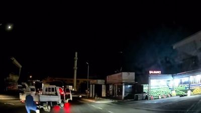 İstanbul'da bir kadın seyir halindeki kamyonetten atladı, sürücü silahla kovaladı