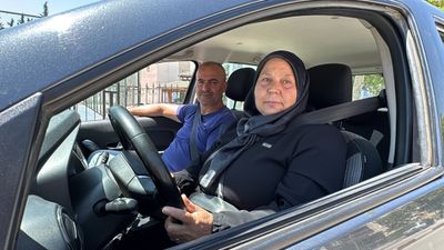 Tokat'ta 55 yaşındaki kadın sınava 12'nci girişinde ehliyeti aldı