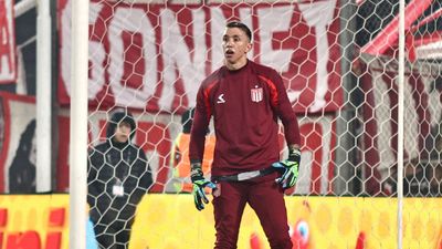 Fernando Muslera, Estudiantes kariyerine mağlubiyetle başladı
