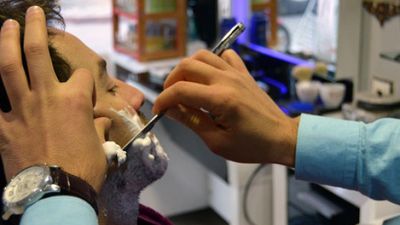 Berberler zam yaptı: Saç, sakal, ense tıraşı...İşte yeni fiyatlar!