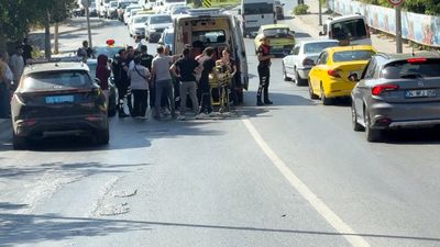 İstanbul'da, Amerika'dan getirdiği araçla trafiğe çıktığı gibi kaza yaptı