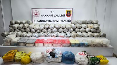 Hakkari’de 121 kilo uyuşturucu ele geçirildi: 3 gözaltı