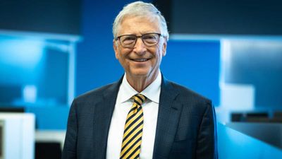 Bill Gates, yapay zekanın insanların elinden alamayacağı mesleği açıkladı