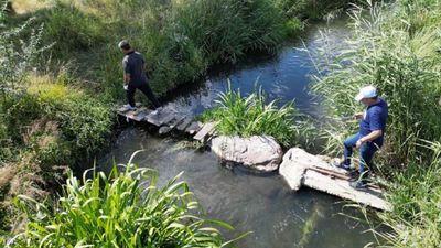 Van Gölü çekildi: İki mahalle arası mesafe karadan 1 kilometreye düştü