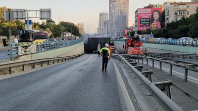 Zincirlikuyu'da seyir halindeki otobüste yangın