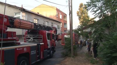 Ümraniye'de 3 katlı binada yangın