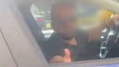 İstanbul'da taciz anları kamerada: Genç kıza 'kahve içelim mi' diye sordu
