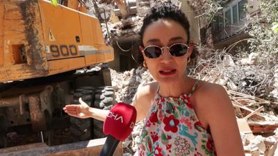 Oyuncu Özlem Öçalmaz, Beyoğlu'nda bina yıkımına tepkili: Kentsel ölüm yaşıyoruz