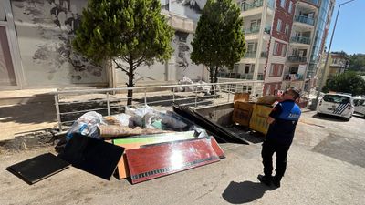 Bilecik'te zabıta çevreye hurda atan şahsı yakaladı: Seyyar satıcı çıktı
