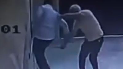 Mersin'de camide müezzini bıçaklayan zanlı yakalandı