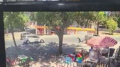 İstanbul'da makas atarak ilerleyen otomobilin çarptığı yaya hayatını kaybetti
