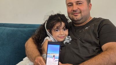 Hatay'da pilot Hifa'ya el sallamıştı: Kızım mutluluktan havalara uçtu