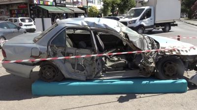 Kırklareli'de, 15 Temmuz gecesi tankın ezdiği otomobil sergileniyor