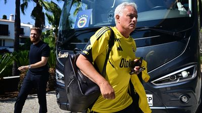 Fenerbahçe kamp için Portekiz’e ulaştı
