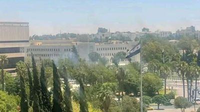 İsrail, Şam'da Savunma Bakanlığı'nı vurdu