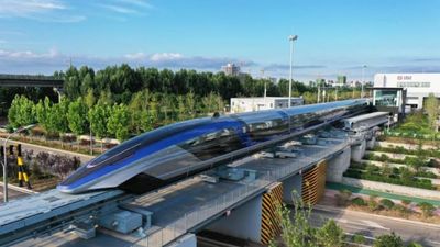 Uçakları unutun: Çin'in yeni manyetik treni saatte 600 km hıza ulaştı