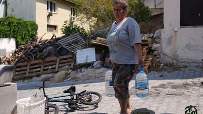 İzmir'de günlerdir suları kesik olan mahalle sakinleri isyan etti: Kalıcı çözüm bekliyorlar