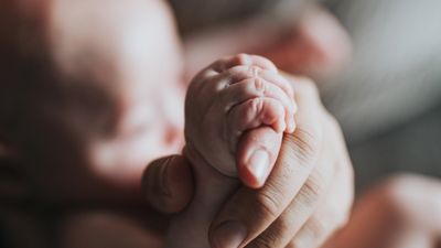 Memur anne ve babalara müjde: Doğum izni düzenlemesi hayata geçiriliyor
