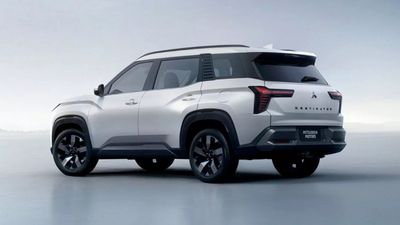 Mitsubishi'den 7 kişilik SUV modeli: Destinator