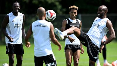 Beşiktaş'ta 7 oyuncuya yol göründü