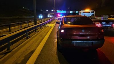 İstanbul Gaziosmanpaşa'da otoyolda otomobilin çarptığı şahıs öldü