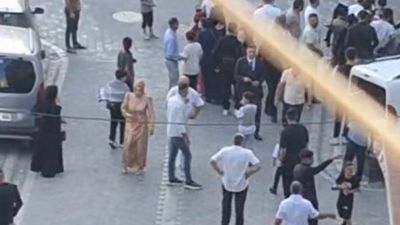 Esenyurt'ta bir düğün salonunda başlayan kavga sokağa taştı