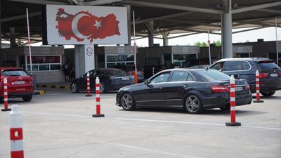 Gurbetçilerin gelişleri sürüyor: Bize laf ediyorlar ama vatanımız için geliyoruz