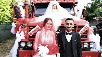 Düzceli kamyon şoförü gelin arabası olarak ekmek teknesini seçti