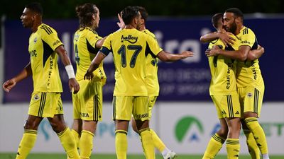 Fenerbahçe hazırlık maçında Uniao de Leiria'yı yendi