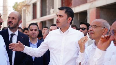 Murat Kurum'dan deprem bölgesindeki müteahhitlere 