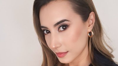 Evinde ölü bulunan yarış spikeri Esen Gök'e veda