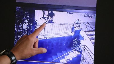 Erzurum'da tekerlekli sandalyedeki engelli kadını darbettiler: Neden bizi şikayet ettin