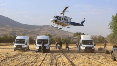 Van semalarında enerjiyi kesmeden zorlu görev: TEİAŞ ekibi helikopterle bakım yaptı