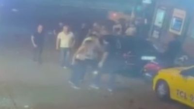 Beyoğlu'nda laf atma kavgası kanlı bitti