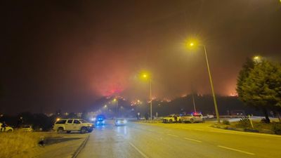Karabük'teki yangın nedeniyle Ankara kara yolu kapatıldı