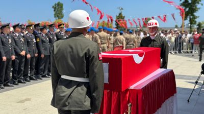 Hatay'da şehit olan er, memleketi Giresun'da son yolculuğuna uğurlandı
