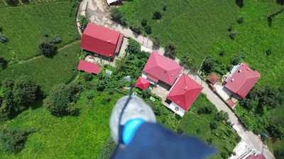 Rize'de 'drone' ile çay bahçesine su servisi