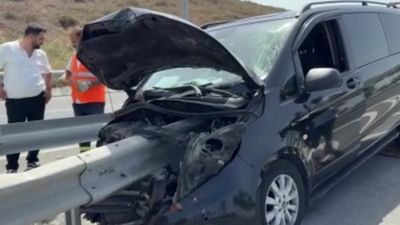 İstanbul Havalimanı yolunda kaza: Bariyer ok gibi saplandı