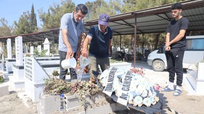 Hatay'da hastanede kalp krizi geçirerek vefat eden doktor, annesinin yanına defnedildi