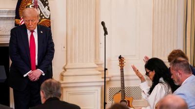 Donald Trump yönetiminden federal çalışanlara dini propaganda izni