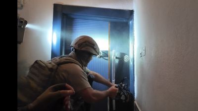 Mersin'de suç örgütüne şafak operasyonu: 18 gözaltı