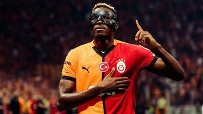 Victor Osimhen, Galatasaray için İstanbul'a geliyor