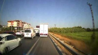 Antalya'da anonslara rağmen ambulansa yol verilmedi