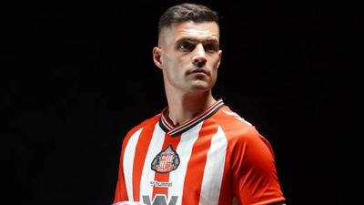 İsviçreli futbolcu Granit Xhaka, Sunderland'e transfer oldu