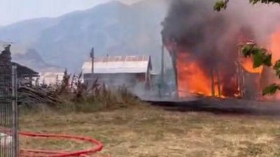 Erzurum'da köy yangını: 3 ev ve 2 ahır kül oldu