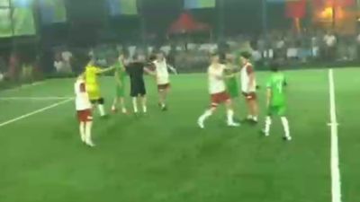 Rize'de amatör turnuva futbol maçında ortalık savaş alanına döndü