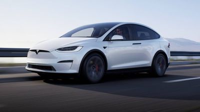 Tesla, Avrupa'da Model S ve Model X satışlarını durdurdu