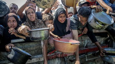 Gazze'de açlıkla mücadeleden acı görüntüler