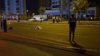 Kayseri’de feci kaza: Peş peşe 2 otomobilin çarptığı yaya öldü