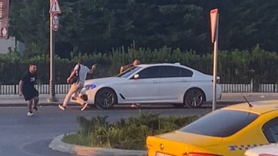 İstanbul'da silahlı şahıs husumetlisini kovalayarak ateş etti
